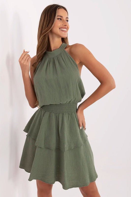 Mujer con vestido corto de muselina verde oliva 100 por cien algodón con cuello halter de Naiala Moda